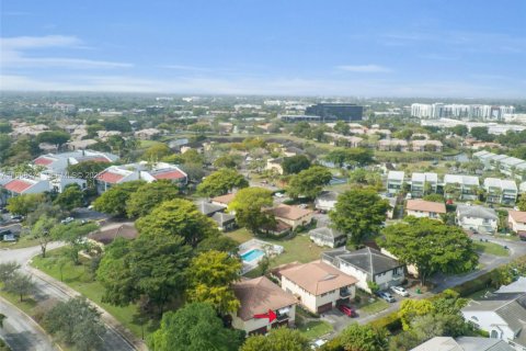 Снять в аренду кондоминиум в Корал-Спрингс, Флорида 2 спальни, 74.32м2, № 2024435 - фото 8