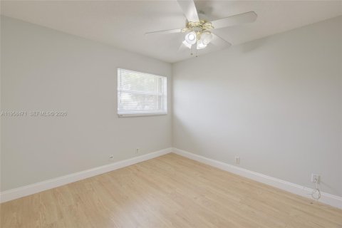 Снять в аренду кондоминиум в Корал-Спрингс, Флорида 2 спальни, 74.32м2, № 2024435 - фото 22