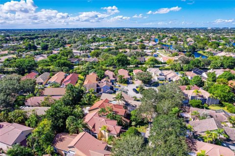 Casa en venta en Plantation, Florida, 3 dormitorios, 203.18 m2 № 1988470 - foto 3