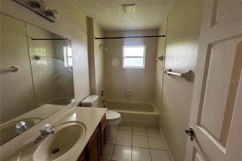 House in Ocala, Florida 3 bedrooms, 152.73 sq.m. № 1905638 - photo 9