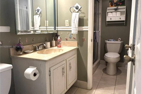 Condominio en venta en Pembroke Pines, Florida, 1 dormitorio, 72.46 m2 № 2034231 - foto 9