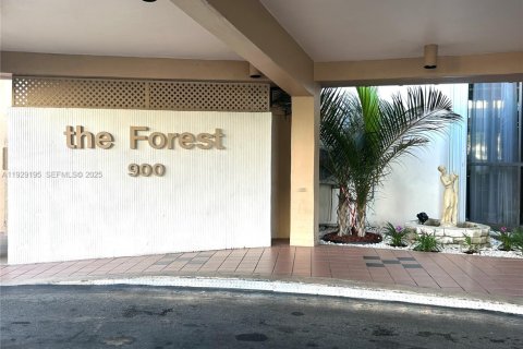 Condominio en venta en Pembroke Pines, Florida, 1 dormitorio, 72.46 m2 № 2034231 - foto 25