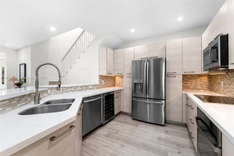 Condo in Coral Gables, Florida, 3 bedrooms  № 1743961 - photo 4