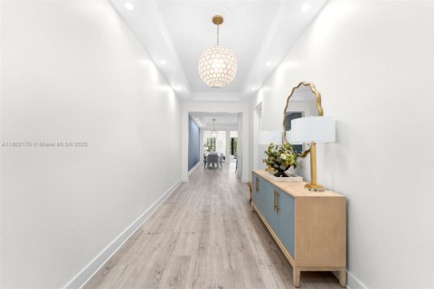 Condo in Coral Gables, Florida, 3 bedrooms  № 1743961 - photo 16
