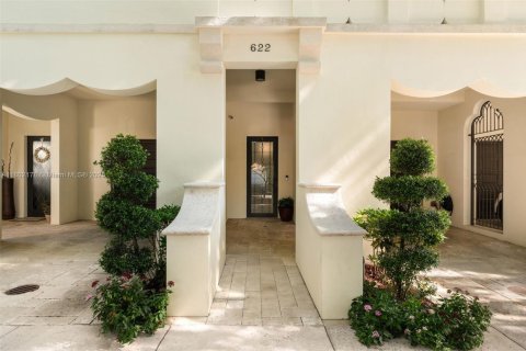 Condo in Coral Gables, Florida, 3 bedrooms  № 1743961 - photo 15