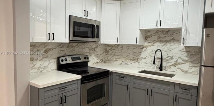 Villa ou maison à Miami, Floride 2 chambres, 184.32 m2 № 1990210