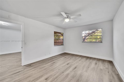 Copropriété à vendre à Pembroke Pines, Floride: 2 chambres, 102.19 m2 № 1987113 - photo 20