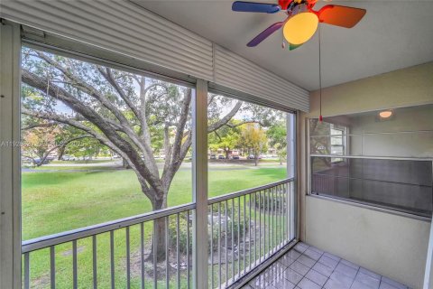 Copropriété à vendre à Pembroke Pines, Floride: 2 chambres, 102.19 m2 № 1987113 - photo 26