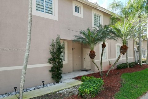 Townhouse in Weston, Florida 4 bedrooms, 161.37 sq.m. № 1706773 - photo 8