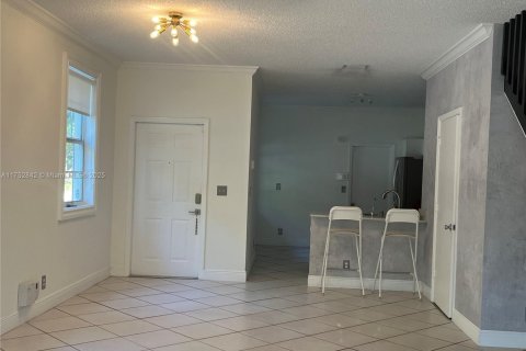 Townhouse in Weston, Florida 4 bedrooms, 161.37 sq.m. № 1706773 - photo 13