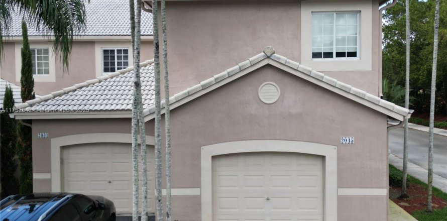 Townhouse in Weston, Florida 4 bedrooms, 161.37 sq.m. № 1706773
