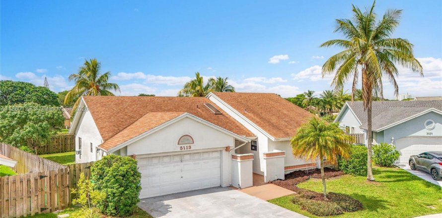 Villa ou maison à Sunrise, Floride 3 chambres, 146.6 m2 № 1895918