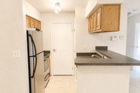 Copropriété à vendre à Saint Petersburg, Floride: 2 chambres, 74.32 m2 № 2150340 - photo 3