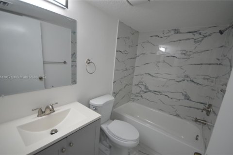 Купить кондоминиум в Хомстед, Флорида 2 спальни, 76.37м2, № 2035767 - фото 19