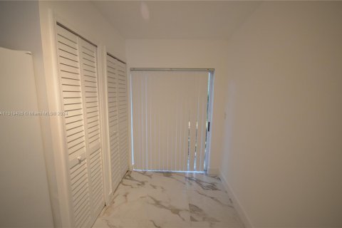 Купить кондоминиум в Хомстед, Флорида 2 спальни, 76.37м2, № 2035767 - фото 13