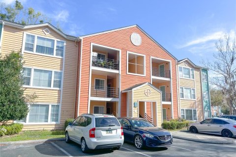 Condo in Gainesville, Florida, 4 bedrooms  № 1580241 - photo 1