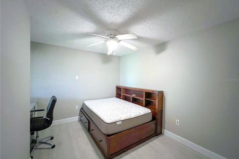 Condo in Gainesville, Florida, 4 bedrooms  № 1580241 - photo 5