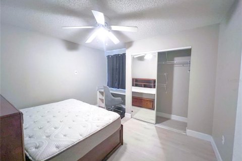 Condo in Gainesville, Florida, 4 bedrooms  № 1580241 - photo 10