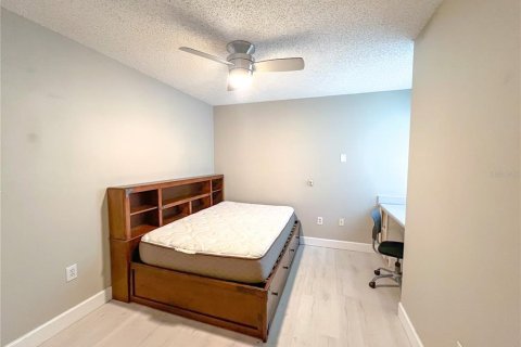 Condo in Gainesville, Florida, 4 bedrooms  № 1580241 - photo 9