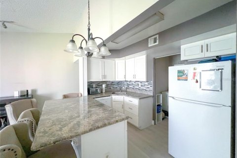 Condo in Gainesville, Florida, 4 bedrooms  № 1580241 - photo 4