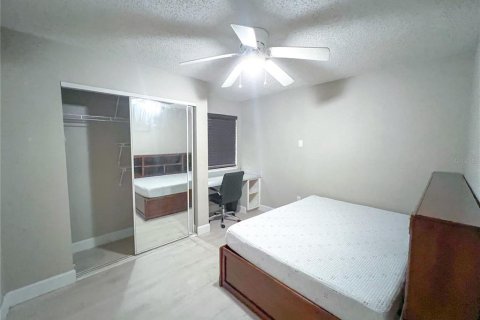 Condo in Gainesville, Florida, 4 bedrooms  № 1580241 - photo 6