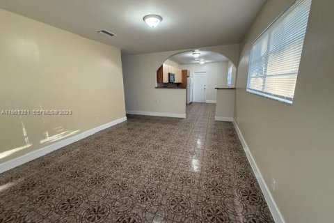 Снять в аренду виллу или дом в Бискейн-Парк, Флорида 3 спальни, 184.88м2, № 2026914 - фото 6