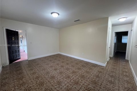 Снять в аренду виллу или дом в Бискейн-Парк, Флорида 3 спальни, 184.88м2, № 2026914 - фото 3