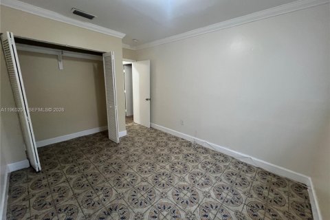 Снять в аренду виллу или дом в Бискейн-Парк, Флорида 3 спальни, 184.88м2, № 2026914 - фото 4