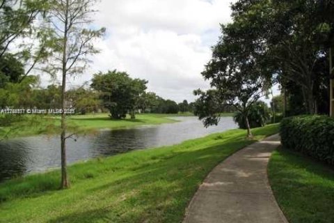 Copropriété à vendre à Pompano Beach, Floride: 1 chambre, 55.74 m2 № 1963347 - photo 3