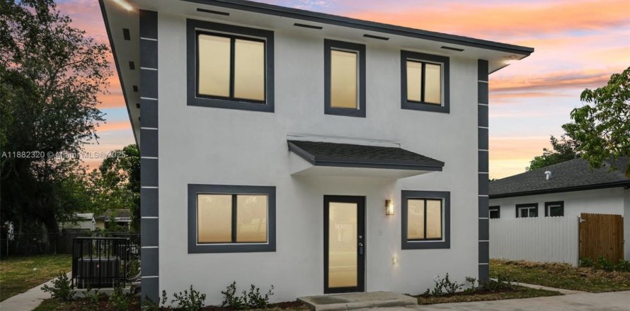 Townhouse in Miami, Florida 3 bedrooms № 2037266