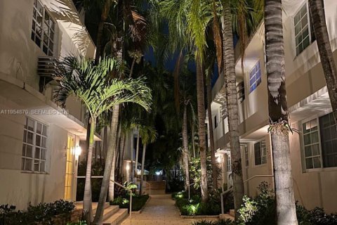 Copropriété à louer à Miami Beach, Floride: 1 chambre, 61.69 m2 № 2008444 - photo 18