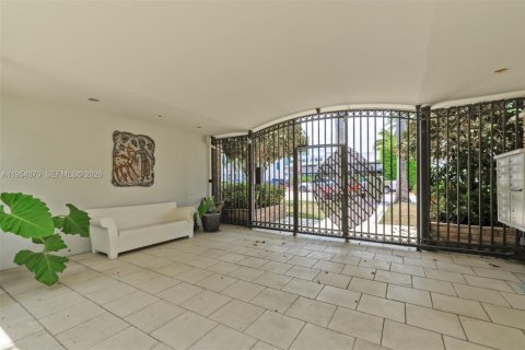 Copropriété à louer à Miami Beach, Floride: 1 chambre, 61.69 m2 № 2008444 - photo 16