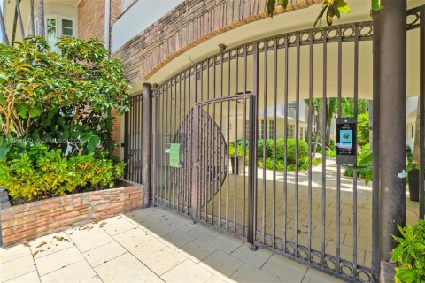 Снять в аренду кондоминиум в Майами-Бич, Флорида 1 спальня, 61.69м2, № 2008444 - фото 20