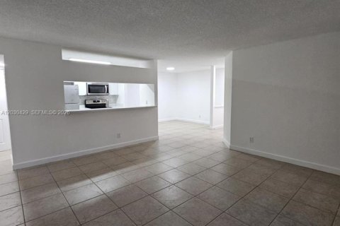 Снять в аренду кондоминиум в Майами, Флорида 3 спальни, 110.55м2, № 2077592 - фото 16