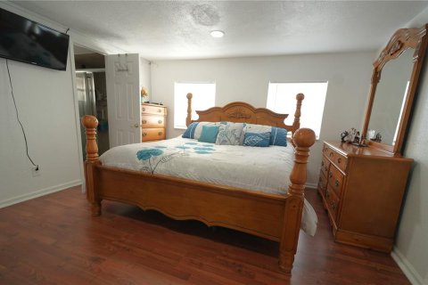 House in Tampa, Florida 3 bedrooms, 100.33 sq.m. № 1800611 - photo 10
