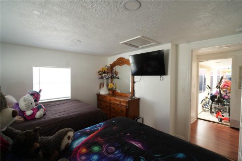House in Tampa, Florida 3 bedrooms, 100.33 sq.m. № 1800611 - photo 11