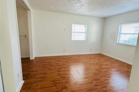 House in Tampa, Florida 3 bedrooms, 100.33 sq.m. № 1800611 - photo 28