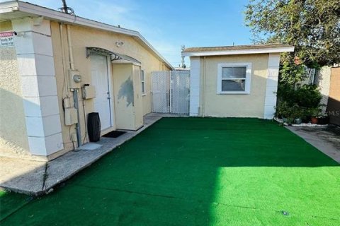 House in Tampa, Florida 3 bedrooms, 100.33 sq.m. № 1800611 - photo 30