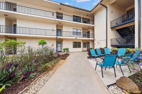 Condo in Largo, Florida, 2 bedrooms  № 2381346 - photo 7