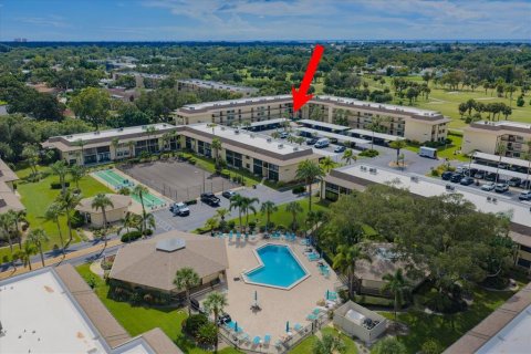 Condo in Largo, Florida, 2 bedrooms  № 2381346 - photo 3