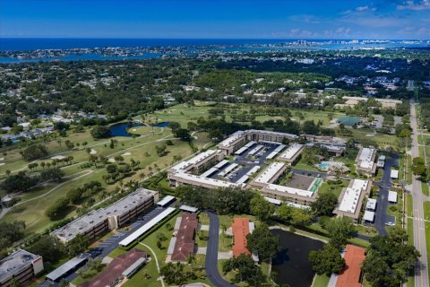 Condo in Largo, Florida, 2 bedrooms  № 2381346