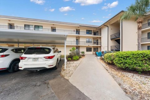 Condo in Largo, Florida, 2 bedrooms  № 2381346 - photo 6