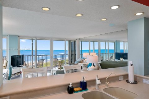 Copropriété à louer à Hutchinson Island South, Floride: 2 chambres, 111.48 m2 № 1728982 - photo 16