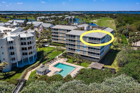 Copropriété à louer à Hutchinson Island South, Floride: 2 chambres, 111.48 m2 № 1728982 - photo 2