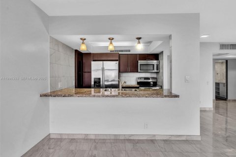 Condo in Aventura, Florida, 1 bedroom  № 2058395 - photo 18