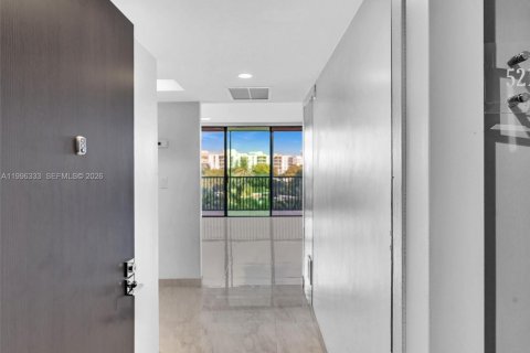 Condo in Aventura, Florida, 1 bedroom  № 2058395 - photo 2