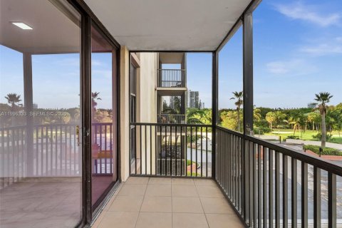 Condo in Aventura, Florida, 1 bedroom  № 2058395 - photo 12