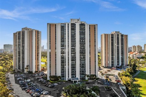 Condo in Aventura, Florida, 1 bedroom  № 2058395