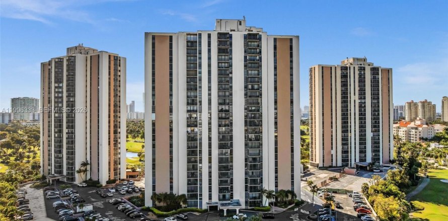 Condo in Aventura, Florida, 1 bedroom  № 2058395