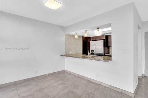 Condo in Aventura, Florida, 1 bedroom  № 2058395 - photo 16